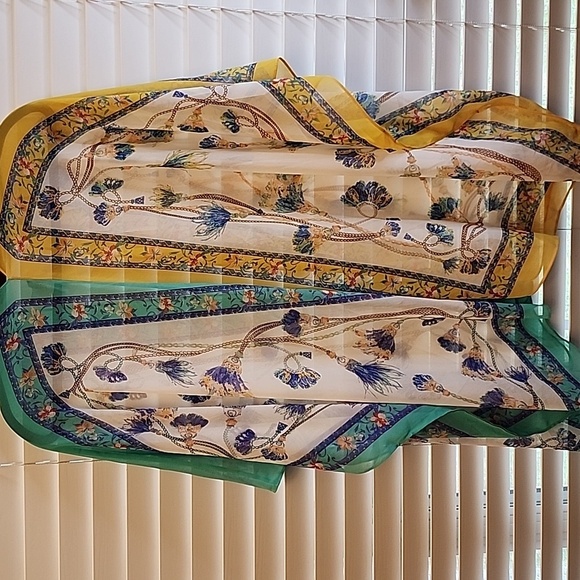 Beautiful Scarf Floral Ruana Chicos OS - Picture 6 of 7